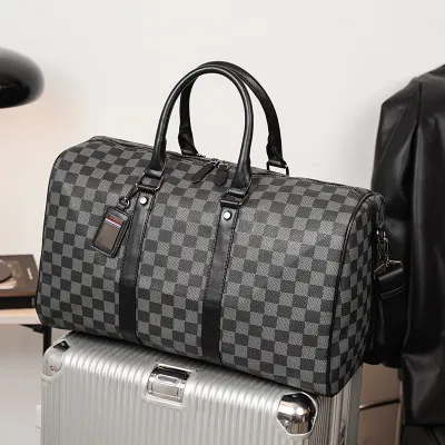 Large Capacity Travel Bag for Men & Women – Trendy PU Leather & Carbon Fiber Backpack for Leisure Travel